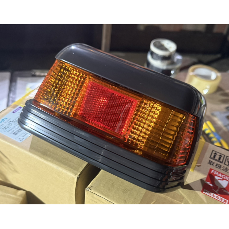 Задний фонарь Kubota GL19-GL33 - оригинал - 34070-30020 Задний фонарь Kubota GL19-GL33 - оригинал - 34070-30020