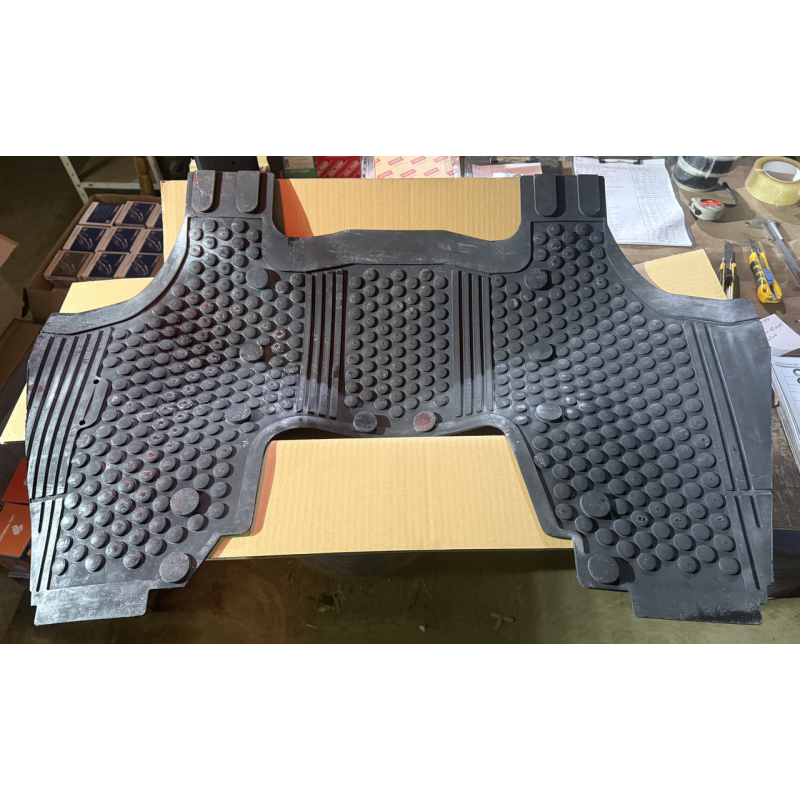 Коврик на пол Kubota GL - оригинал - 34070-47454 Коврик на пол Kubota GL - оригинал - 34070-47454