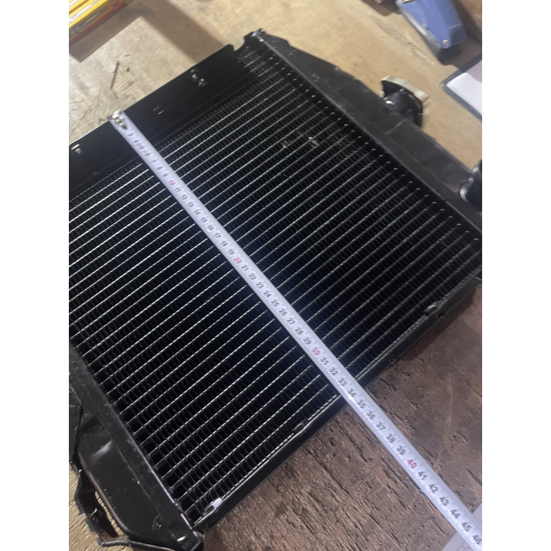 Радіатор на трактор Yanmar YM2210 Радіатор на трактор Yanmar YM2210