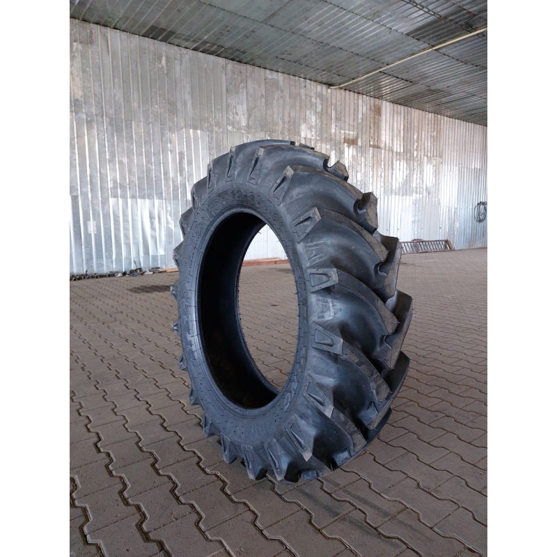 Шина на трактор 12.4-28 GripKing SpeedWays 8PR Шина на трактор 12.4-28 GripKing SpeedWays 8PR
